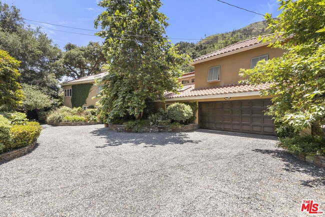 Building Photo - 3265 Mandeville Canyon Rd