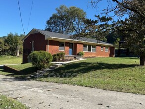 Building Photo - 424 Bridge View Ln