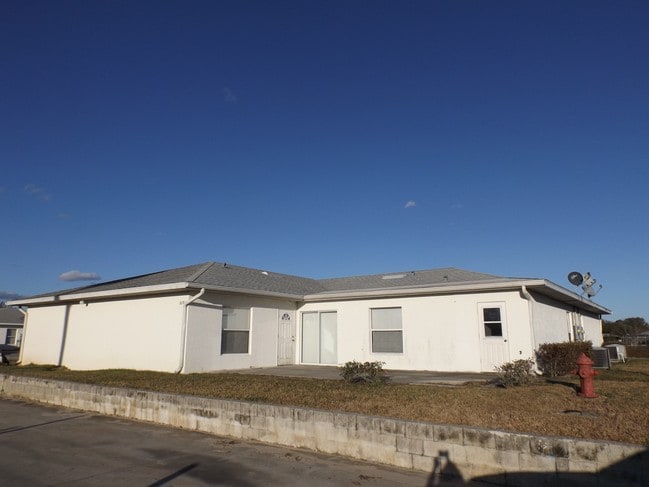 Building Photo - 2961 Walnut Ct