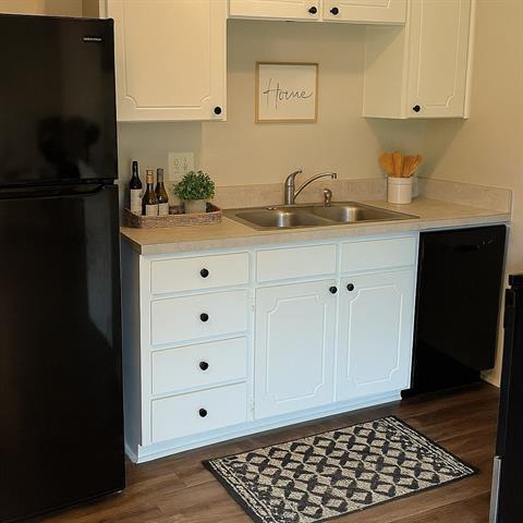 Building Photo - 6601 Charmaine Dr