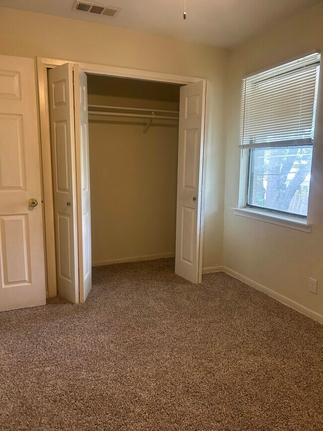 Foto del edificio - 1506 N 3rd St