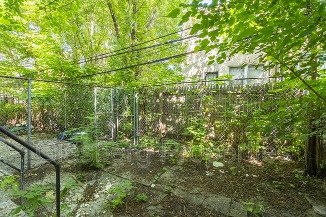 Building Photo - 5211 Litchfield St