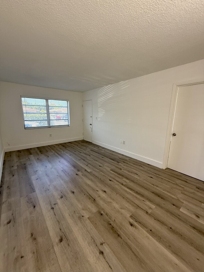 Livingroom - Alhambra Apartments
