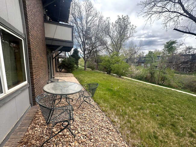 Building Photo - 280 E Highline Cir
