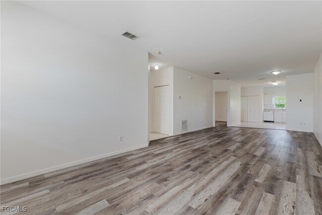 Foto del edificio - 5612 Rose Garden Rd