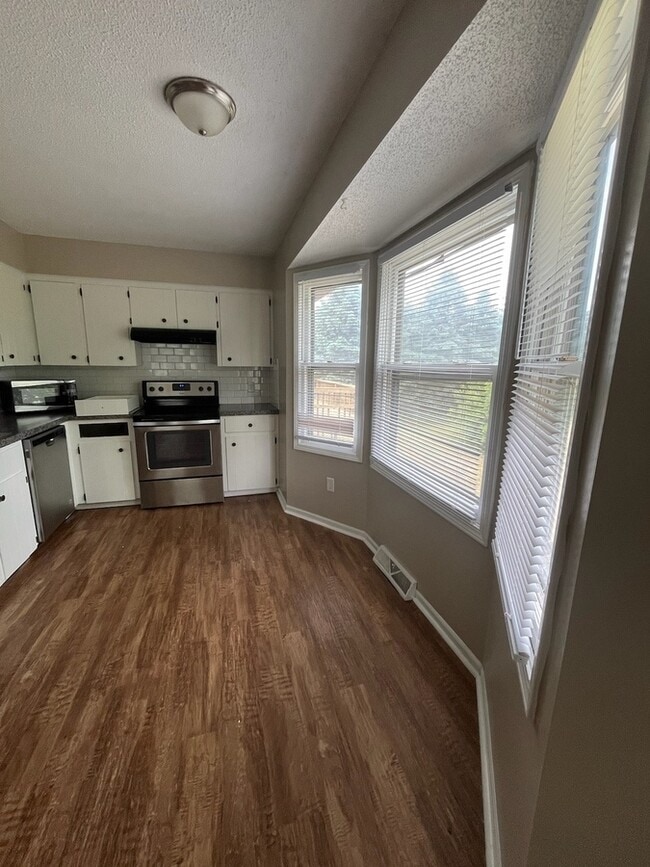 Building Photo - 14745 Riley St
