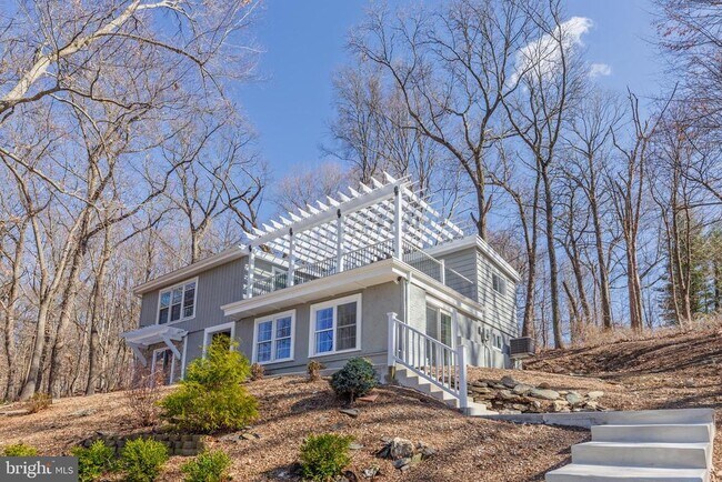 Foto del edificio - 422 Spackmans Ln