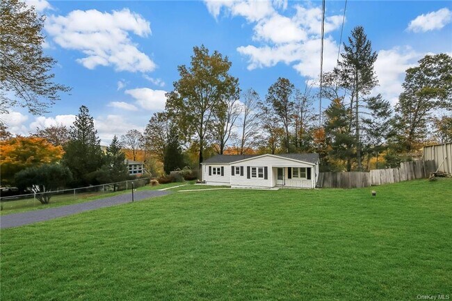 Building Photo - 7 Dry Hill Lake Rd