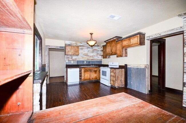 Foto del edificio - 1421 N Cleveland Ave
