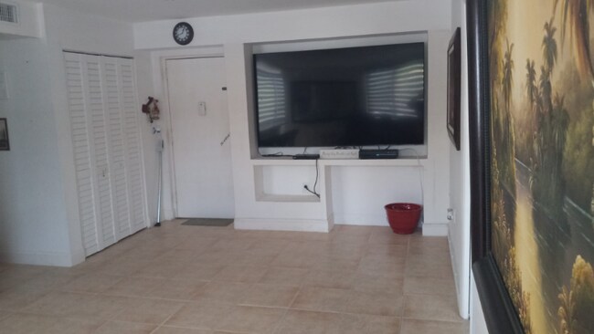 Foto del edificio - 250-180 180th Dr