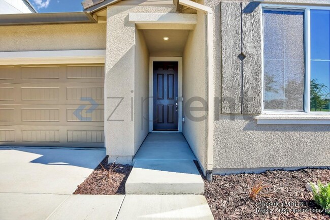 Building Photo - 15474 Hedges Dr