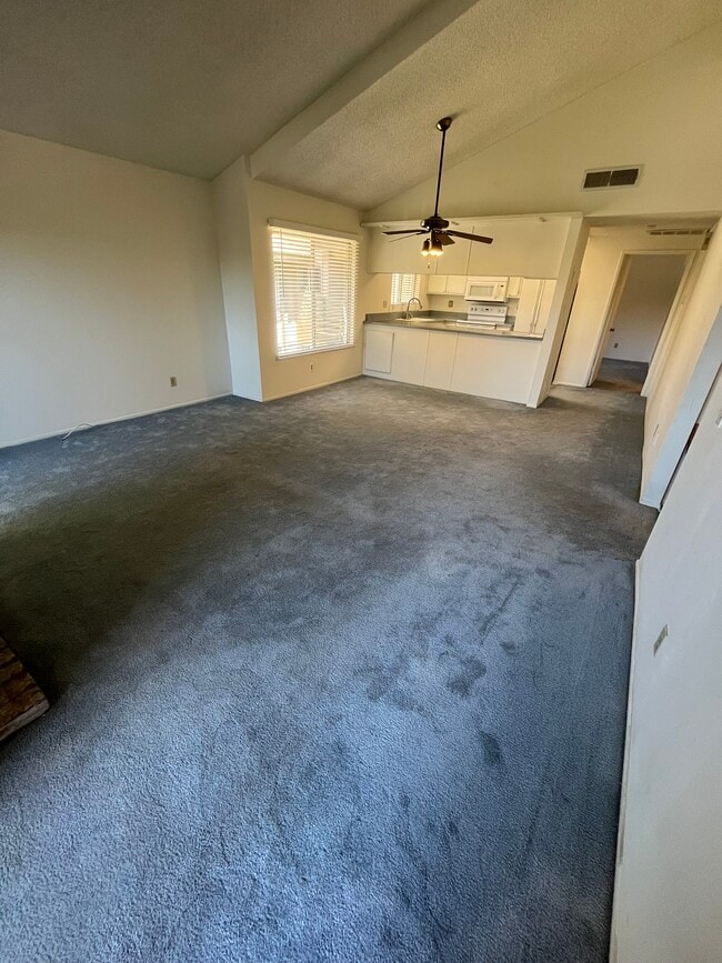 Building Photo - 224 Oakleaf Dr