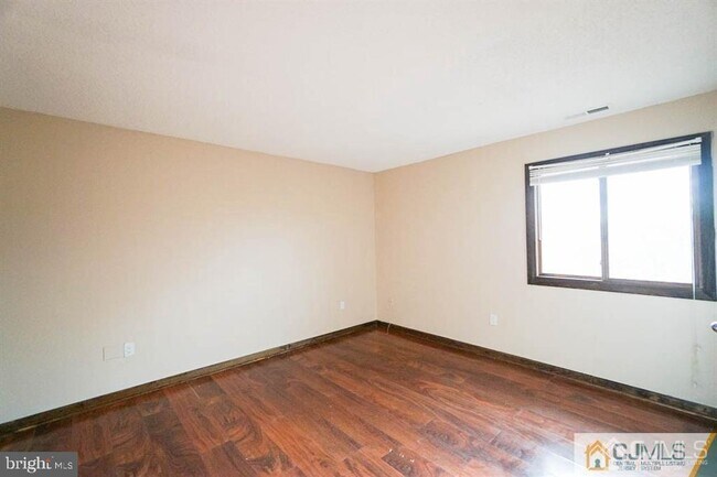 Building Photo - 5003 Ravens Crest Dr