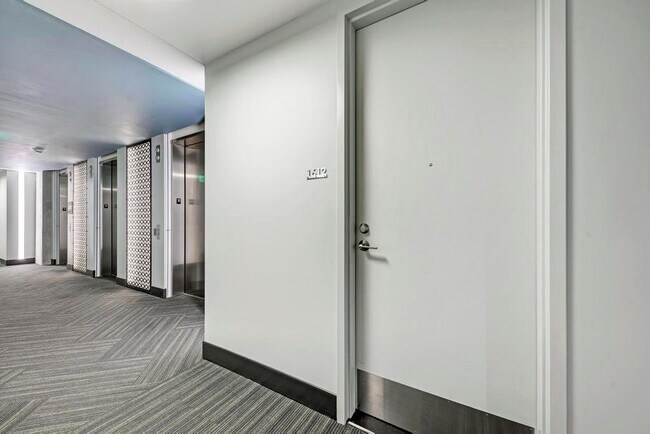 Building Photo - 222 West Ave