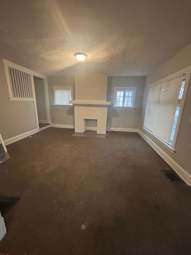 Building Photo - Cleveland East Side Single