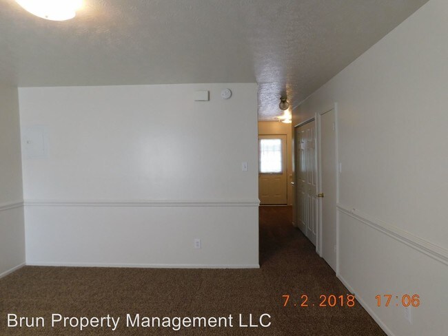 Building Photo - 1104 Cedar Ln