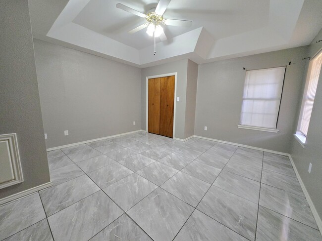 Building Photo - COZY 2BD/1.5BTH/1GAR home in Harlingen at an affordable price!