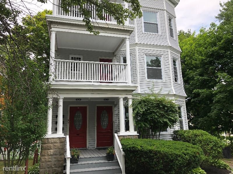 Primary Photo - 3 br, 1 bath Apartment - 71 Broadway 3 Unit 3