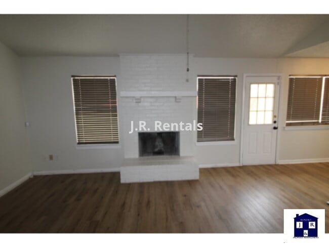 Foto del edificio - 4503 Mountain View Dr