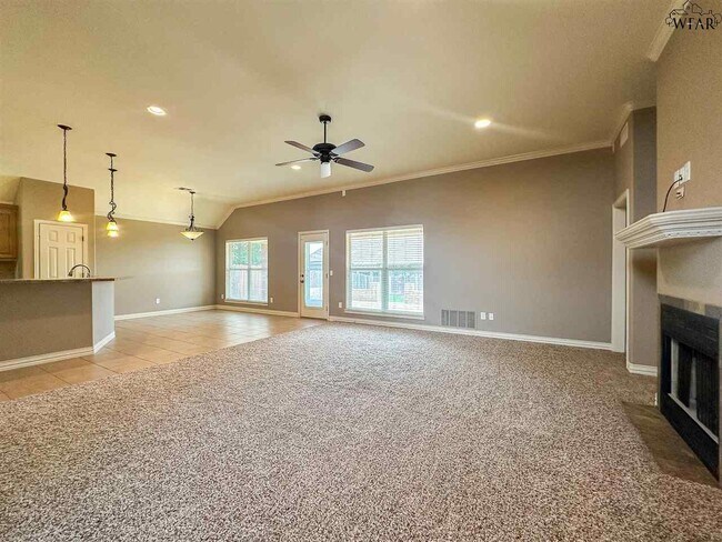 Foto del edificio - 5635 Ross Creek Ln