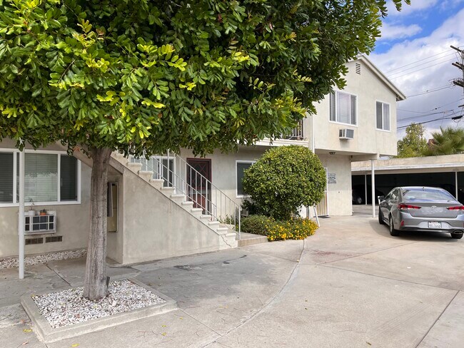 Building Photo - 5632 Kester Ave