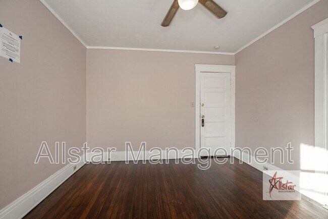 Foto del edificio - 3786 W 37th St