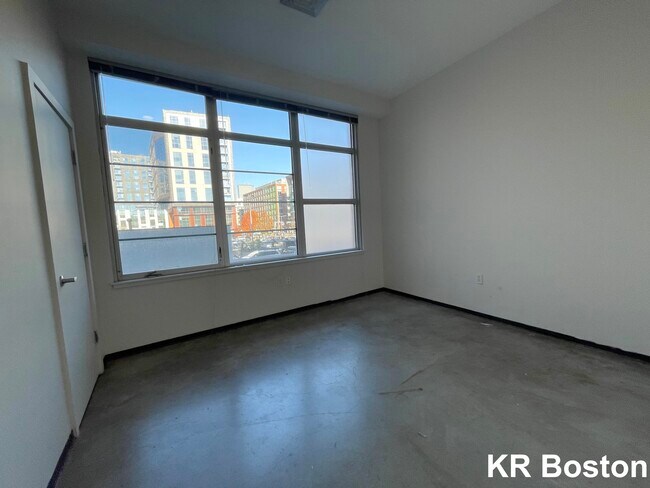 Foto del edificio - 117 E Berkeley St