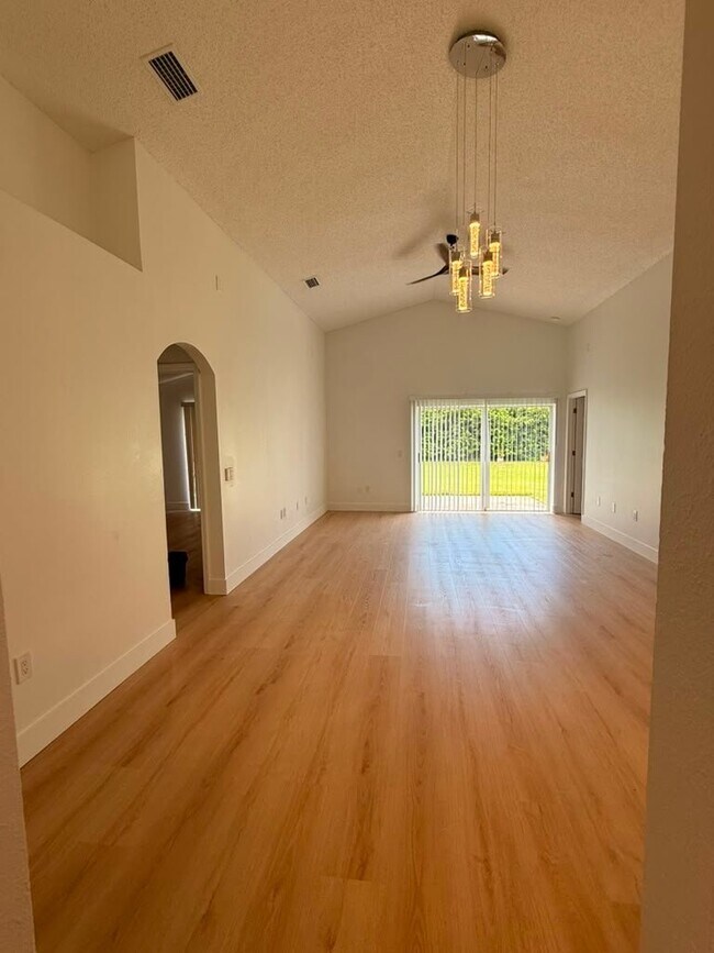 Foto del edificio - 10535 Peppergrass Ct