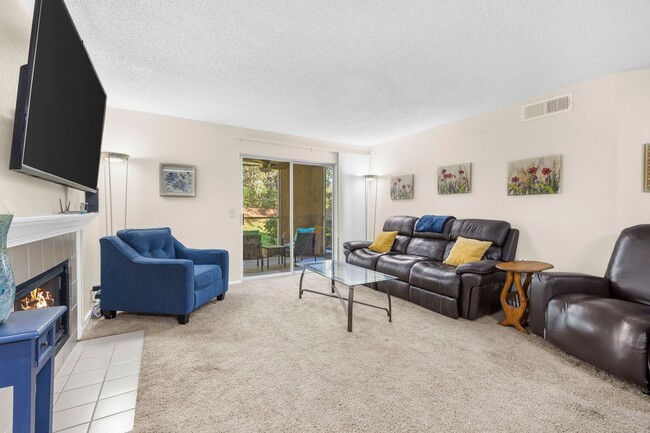 Building Photo - TWO BEDROOM CONDOMINIUM IN THE HIGHLANDS A...