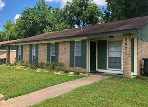 Building Photo - 3502 CurtisDr