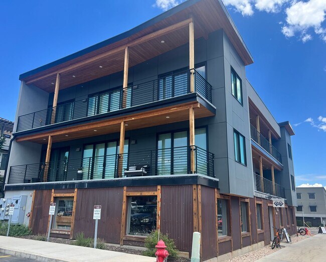 Building Photo - Modern One Bedroom in Prospector!