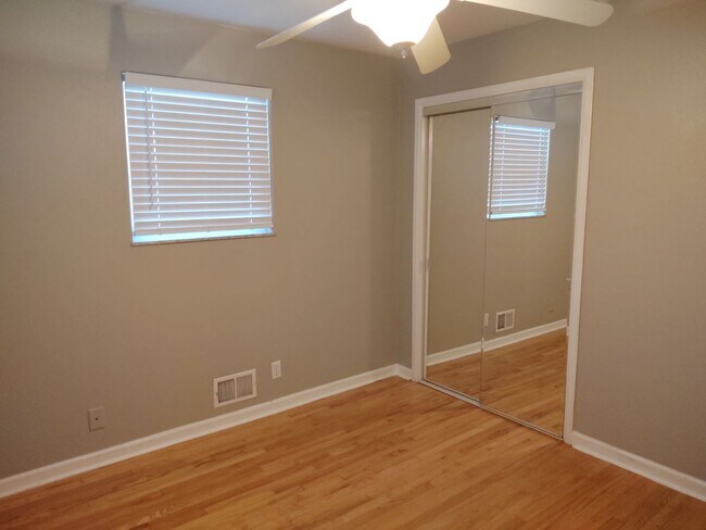 Foto del edificio - 11268 Fowler Dr