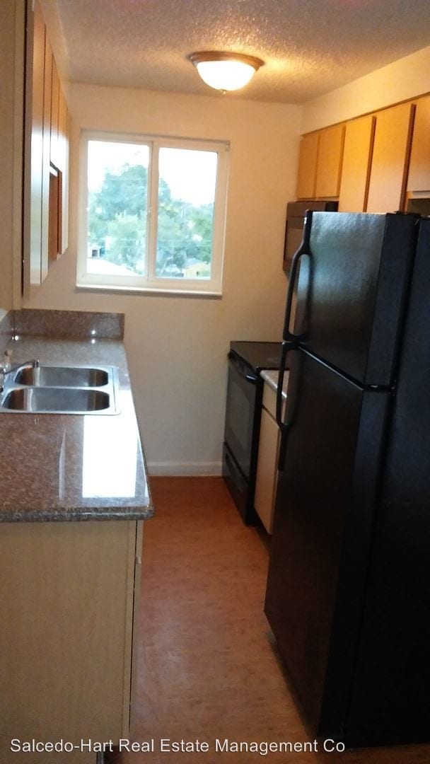 Building Photo - 1 br, 1 bath Apartment - 11102 E 16th Ave