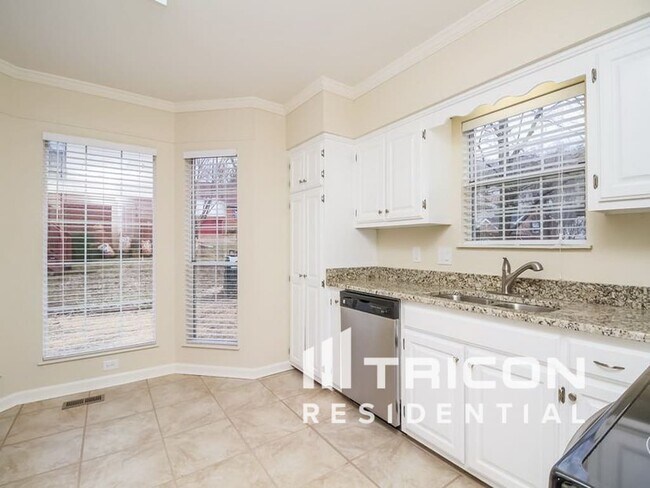 Building Photo - 304 Masterpiece Ct