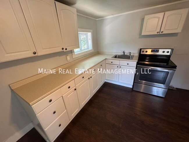 Building Photo - 16 Penobscot St