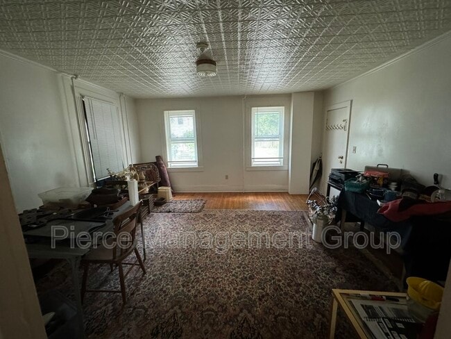 Building Photo - 26 Elm St