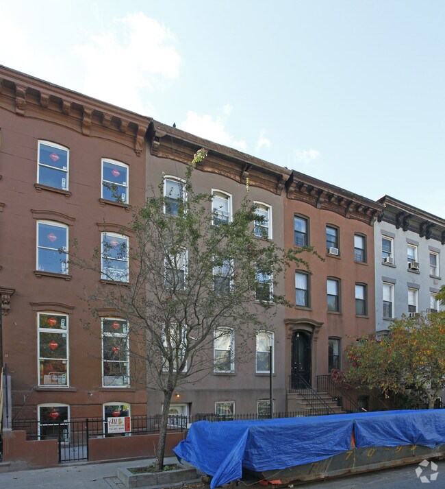 Primary Photo - 268 Dean St