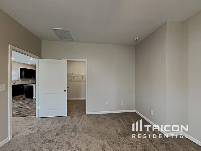 Building Photo - 346 Crandon Rd