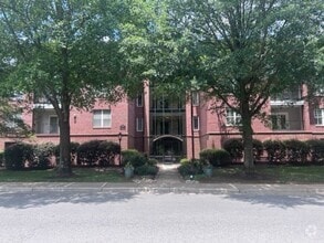Building Photo - 725 Magnolia Ave