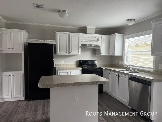 Building Photo - 15927 Clarke Springs Dr