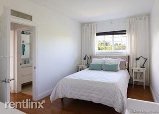 Foto del edificio - 4812 Pine Tree Dr