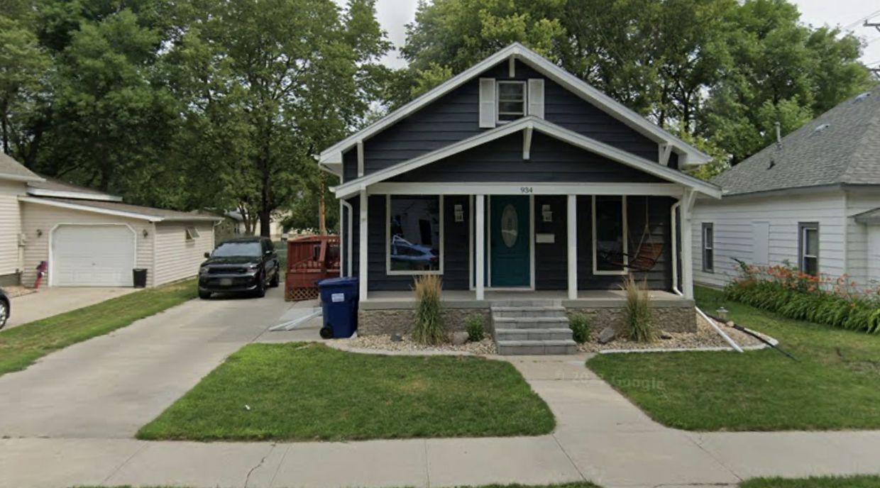 Primary Photo - 934 E 6th Ave