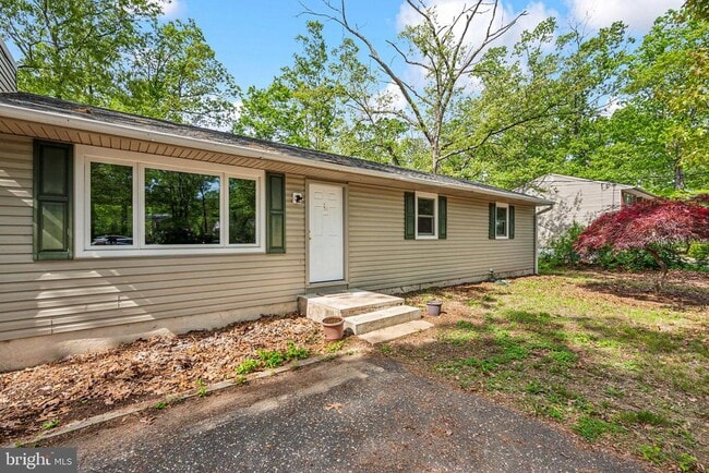 Building Photo - 310 N Carolina Trail