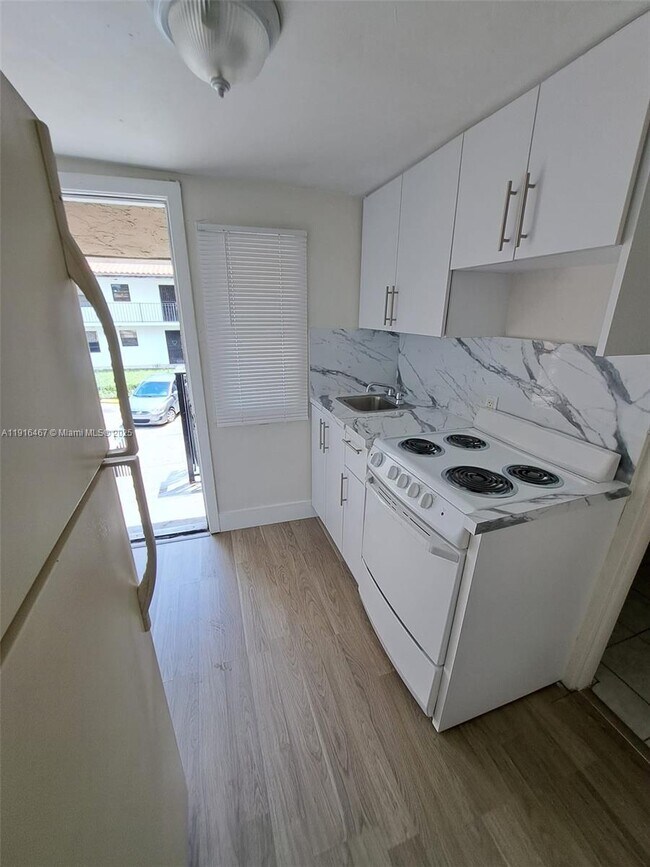 Foto del edificio - 1362 SW 2nd St