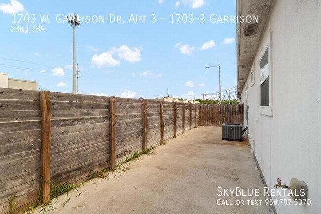 Building Photo - 1703 W Garrison Dr