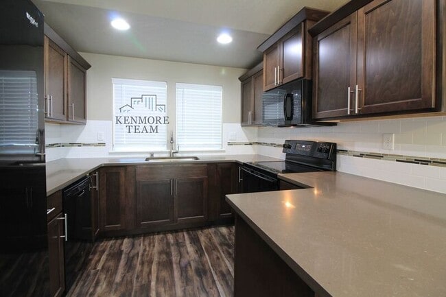 Building Photo - 680 Marysville Way