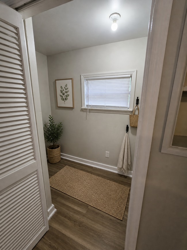 Building Photo - 2367 Danbury Dr