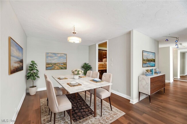 Building Photo - 12700 Lake Ave