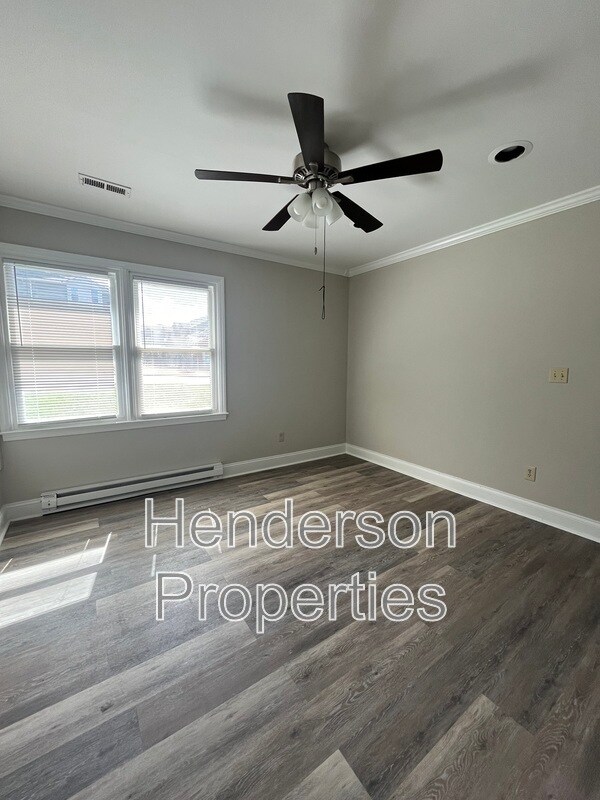 Foto del edificio - 300 W Arrowood Rd