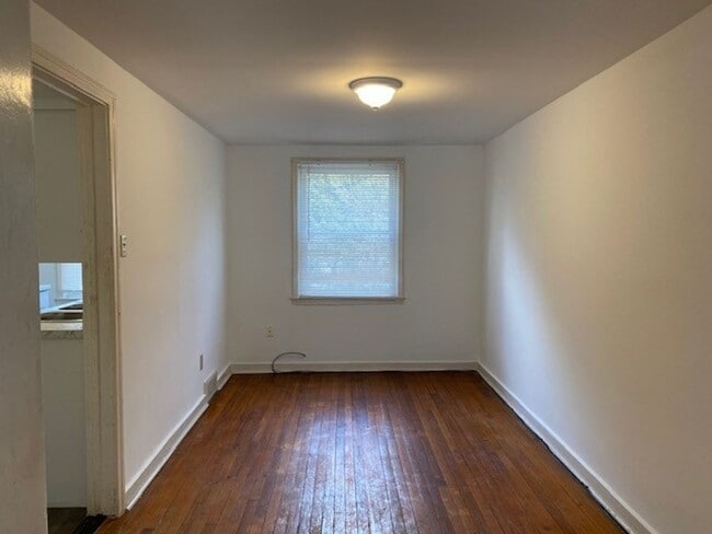 Building Photo - 2302 Kensington St